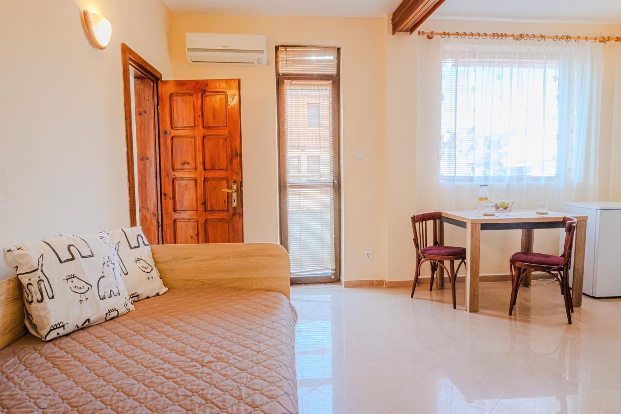 Bo'S Place سينتس قسطنطين وهيلينا المظهر الخارجي الصورة