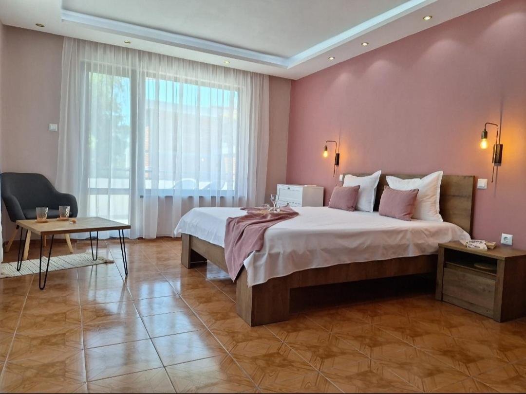 Bo'S Place سينتس قسطنطين وهيلينا المظهر الخارجي الصورة